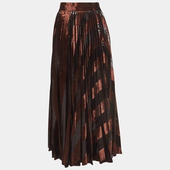 Dolce & Gabbana Pleated Velvet Skirt - Picture 2 of 10
